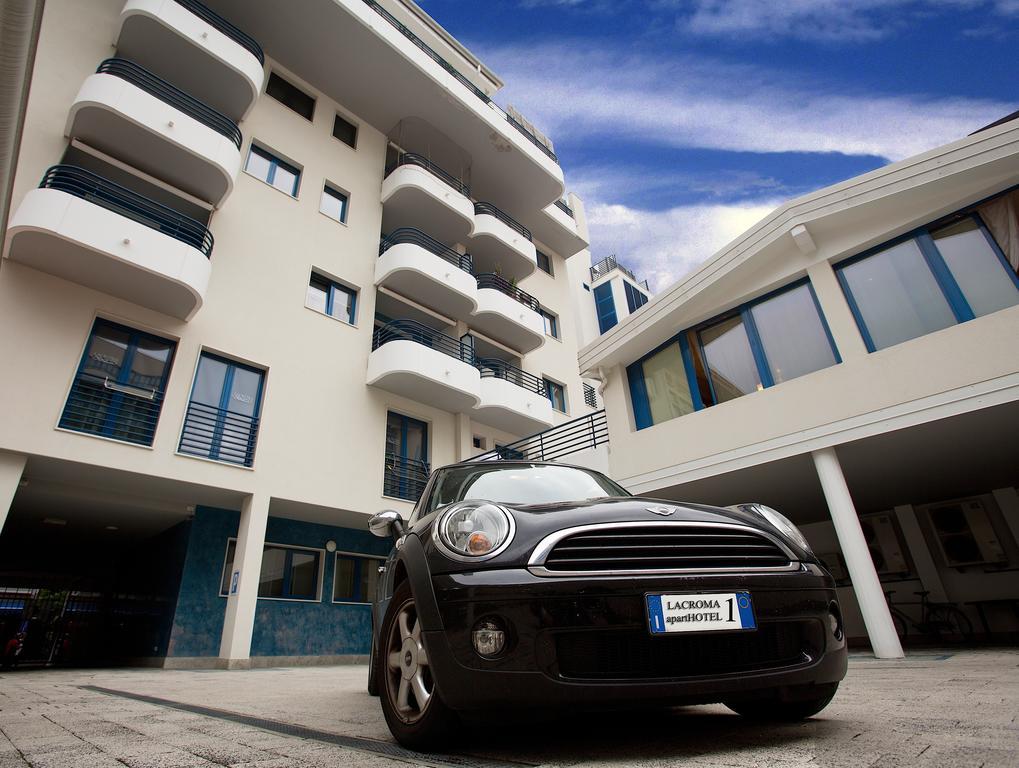 Lacroma Aparthotel Grado Exterior photo