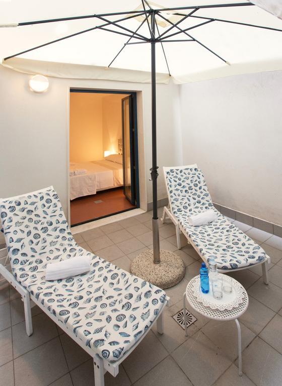 Lacroma Aparthotel Grado Room photo