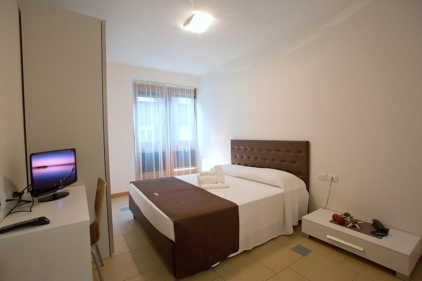 Lacroma Aparthotel Grado Exterior photo